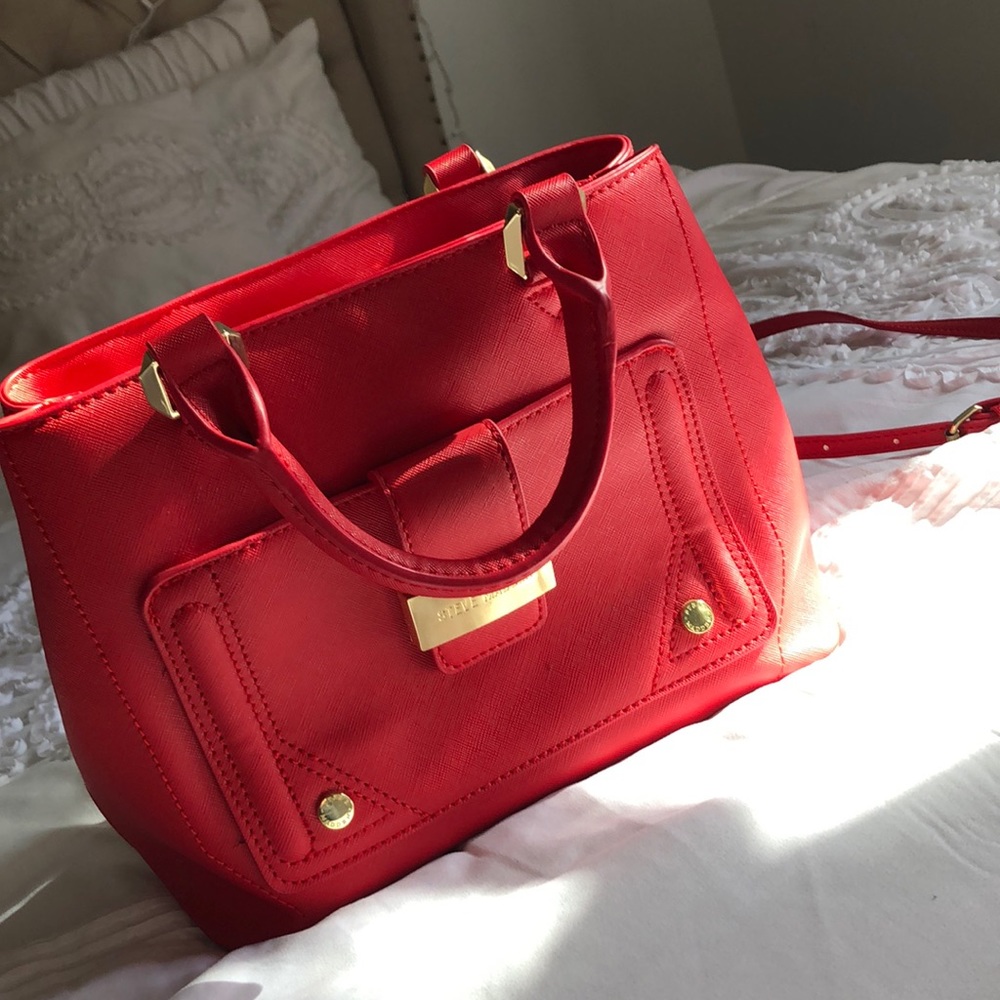 Steve Madden Red Cross bag